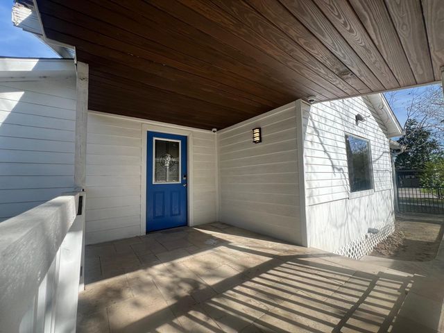 1207 W Ferguson Street, Humble, TX 77338