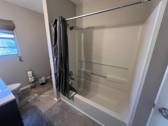 1207 W Ferguson Street, Humble, TX 77338