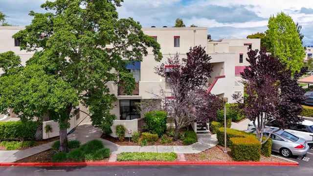 127 Shorebird Circle, Redwood City, CA 94065