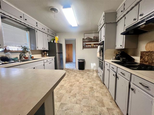 612 Keith, Kennard, TX 75847