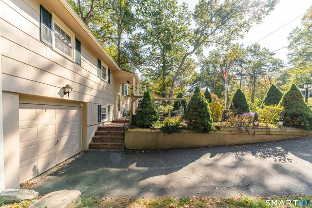 6 Marion Drive, East Lyme, CT 06333