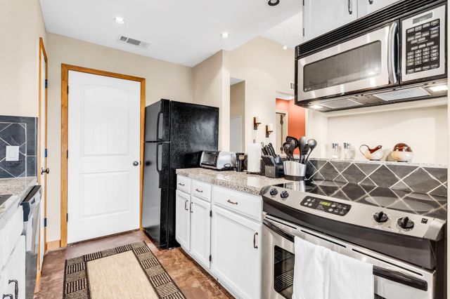1406 Windsor RD 305, Austin, TX 78703