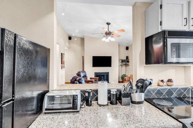 1406 Windsor RD 305, Austin, TX 78703