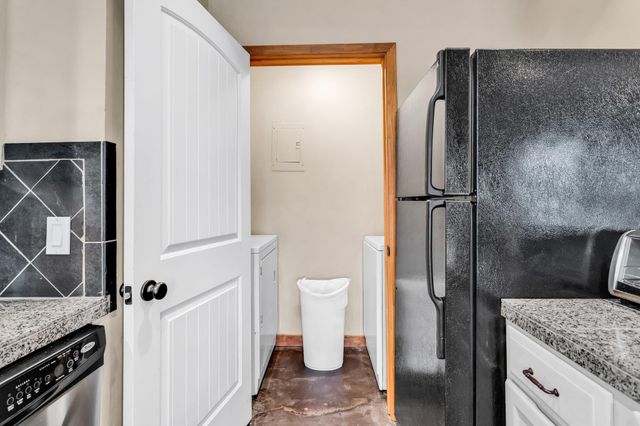 1406 Windsor RD 305, Austin, TX 78703