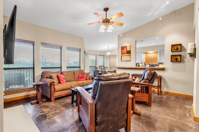 1406 Windsor RD 305, Austin, TX 78703