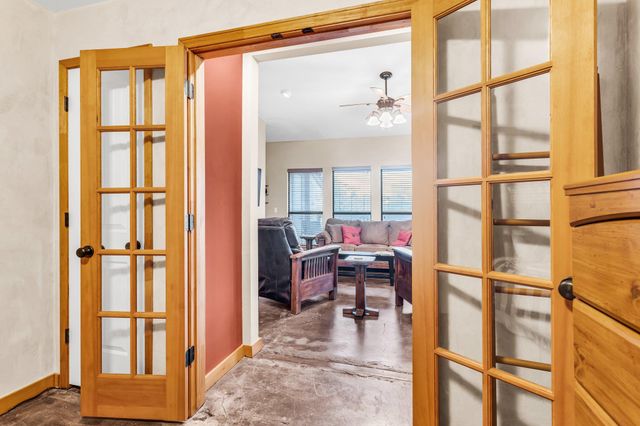1406 Windsor RD 305, Austin, TX 78703