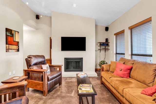 1406 Windsor RD 305, Austin, TX 78703
