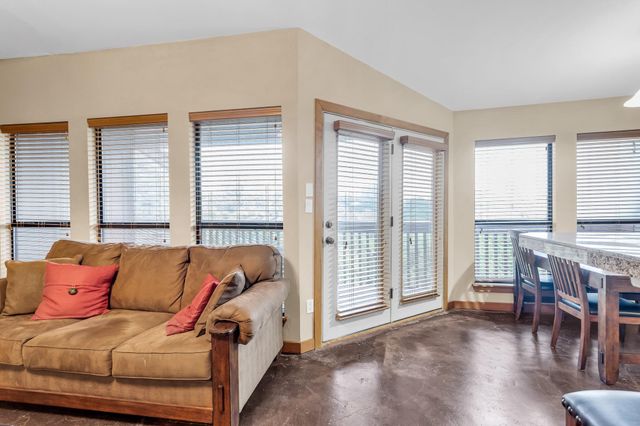 1406 Windsor RD 305, Austin, TX 78703