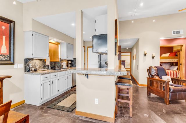 1406 Windsor RD 305, Austin, TX 78703