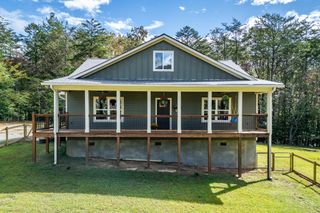 7450 Hooper Cove Road, Young Harris, GA 30582