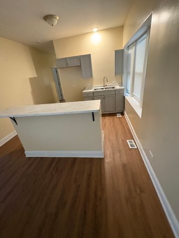 7408 S Yates Boulevard, Chicago, IL 60649