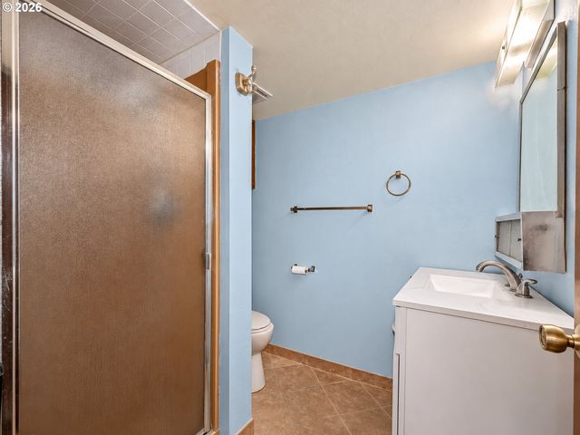 18191 S HOLLY Ln, Oregon City, OR 97045