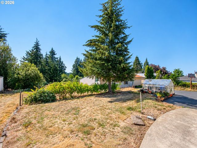 18191 S HOLLY Ln, Oregon City, OR 97045