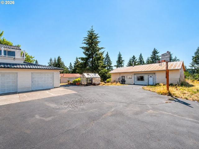 18191 S HOLLY Ln, Oregon City, OR 97045
