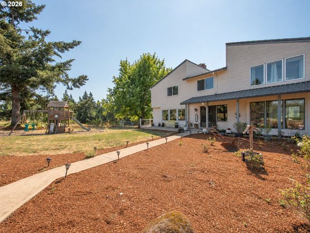18191 S HOLLY Ln, Oregon City, OR 97045