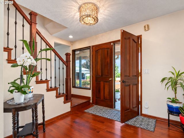 18191 S HOLLY Ln, Oregon City, OR 97045