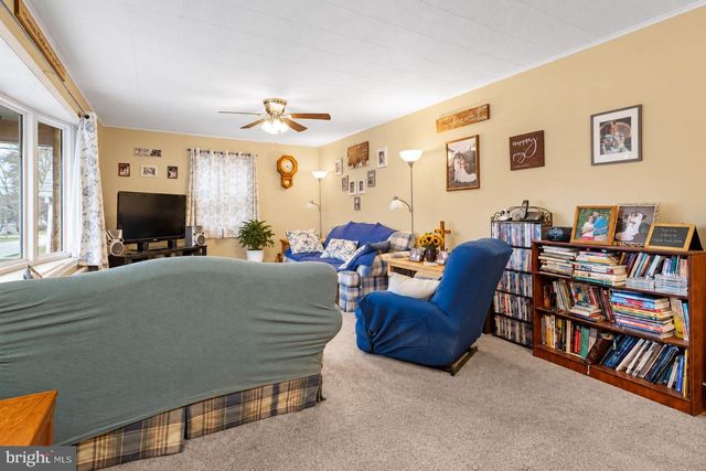 150 SHERMAN ST, Hanover, PA 17331