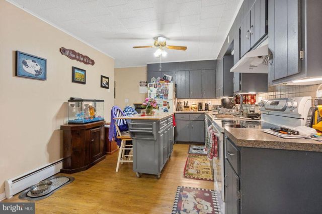 150 SHERMAN ST, Hanover, PA 17331