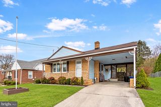 150 SHERMAN ST, Hanover, PA 17331