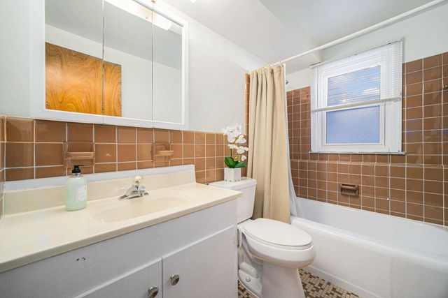 2205 Runnymede Boulevard, Ann Arbor, MI 48103