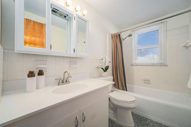 2205 Runnymede Boulevard, Ann Arbor, MI 48103