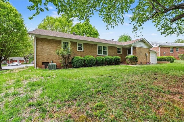 3621 Sawyer Drive, Winston-salem, NC 27105