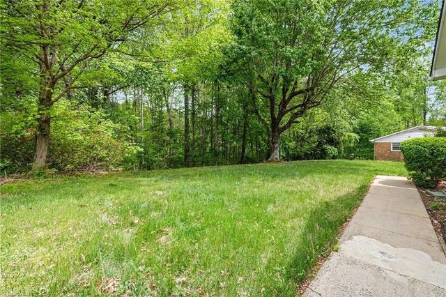 3621 Sawyer Drive, Winston-salem, NC 27105