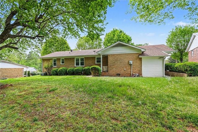 3621 Sawyer Drive, Winston-salem, NC 27105