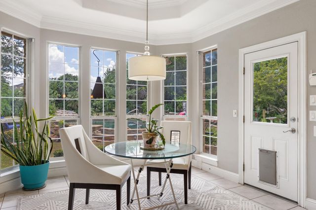 932 Vanguard ST, Lakeway, TX 78734