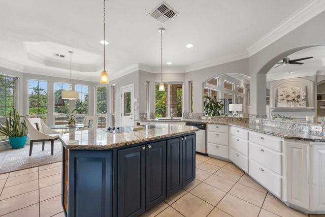 932 Vanguard ST, Lakeway, TX 78734