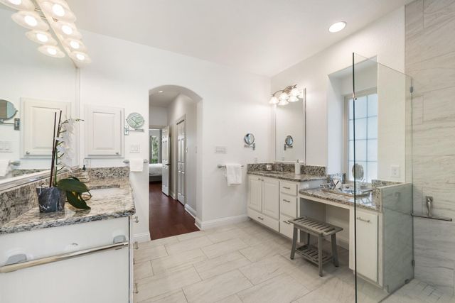 932 Vanguard ST, Lakeway, TX 78734