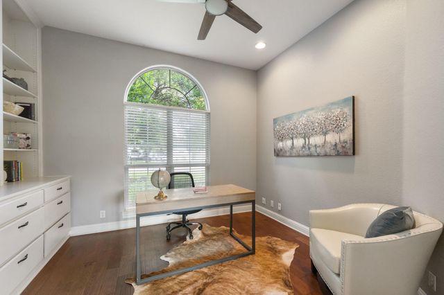 932 Vanguard ST, Lakeway, TX 78734