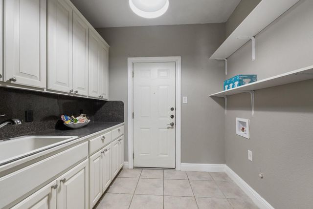 932 Vanguard ST, Lakeway, TX 78734