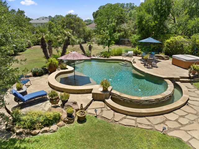 932 Vanguard ST, Lakeway, TX 78734