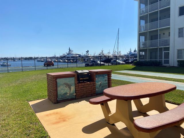 4500 N Flagler Drive B16, West Palm Beach, FL 33407