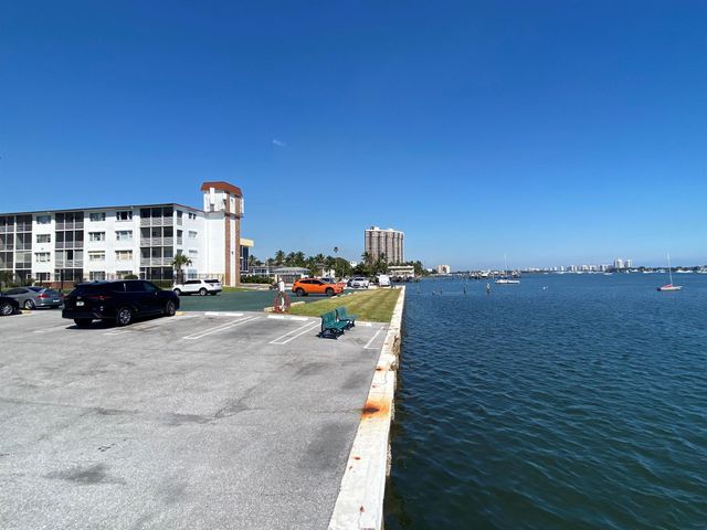 4500 N Flagler Drive B16, West Palm Beach, FL 33407