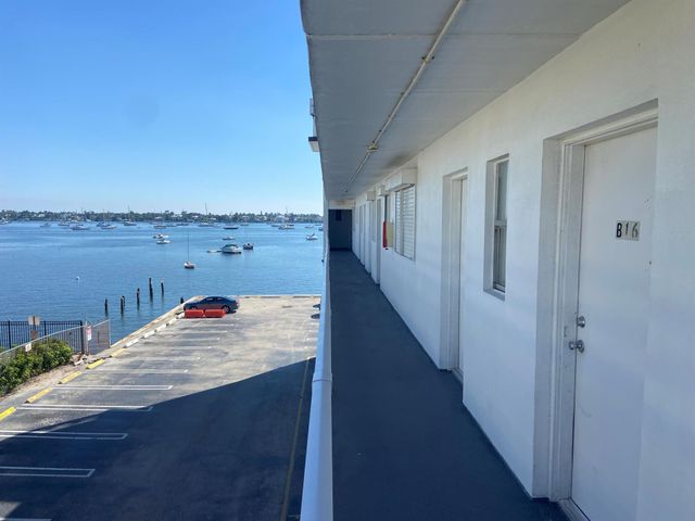 4500 N Flagler Drive B16, West Palm Beach, FL 33407