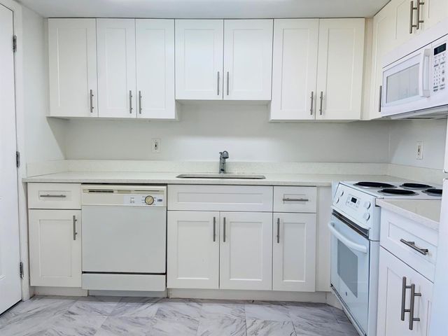 4500 N Flagler Drive B16, West Palm Beach, FL 33407