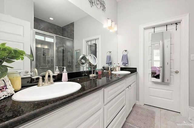 806 W Seminole Avenue, Pharr, TX 78577