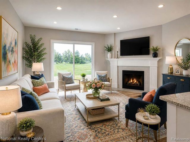 360 Devonshire Drive 32, Lapeer, MI 48446