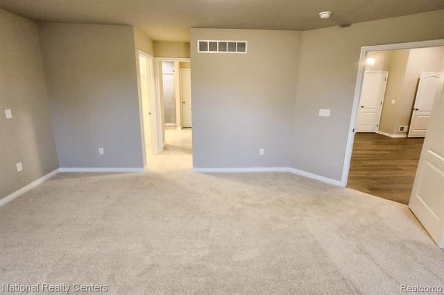 360 Devonshire Drive 32, Lapeer, MI 48446