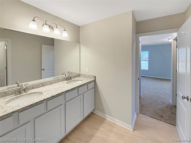 360 Devonshire Drive 32, Lapeer, MI 48446