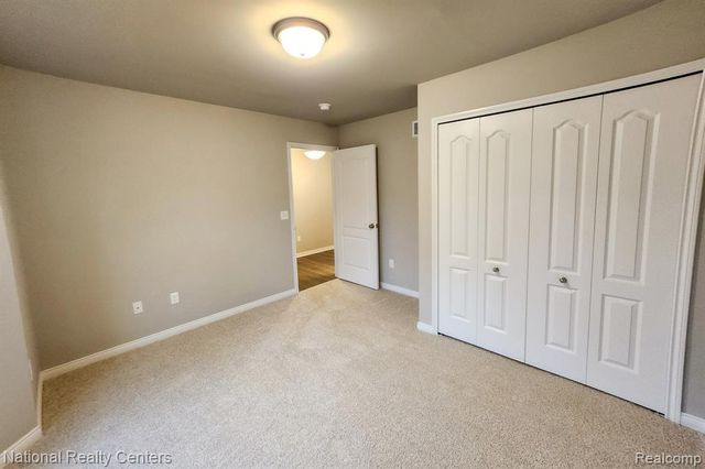 360 Devonshire Drive 32, Lapeer, MI 48446