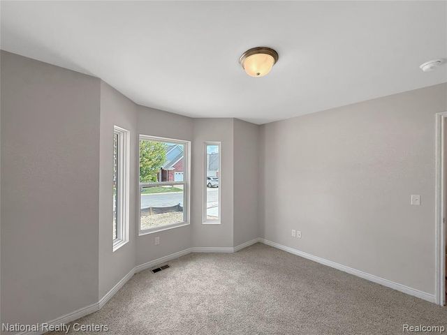 360 Devonshire Drive 32, Lapeer, MI 48446