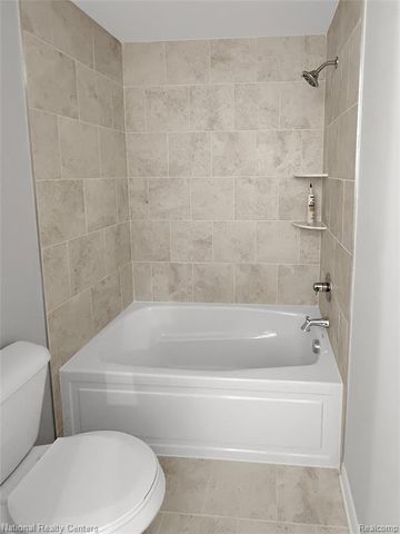 360 Devonshire Drive 32, Lapeer, MI 48446