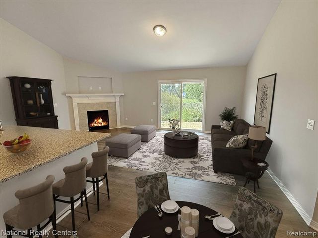 360 Devonshire Drive 32, Lapeer, MI 48446