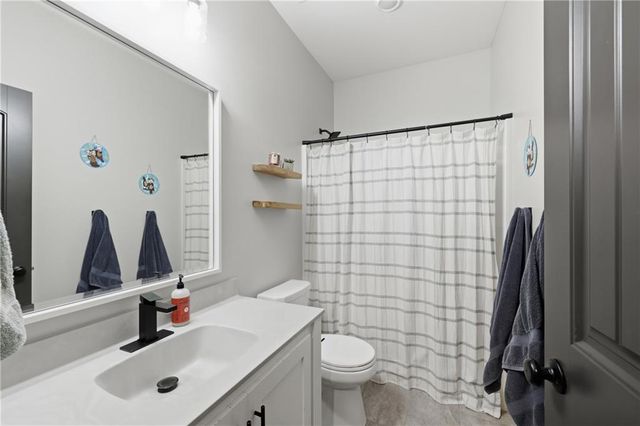 1313 NW Brentwood Drive, Grain Valley, MO 64029