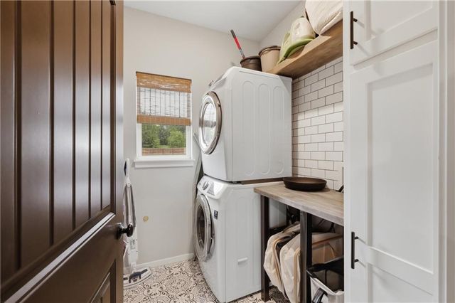 1313 NW Brentwood Drive, Grain Valley, MO 64029