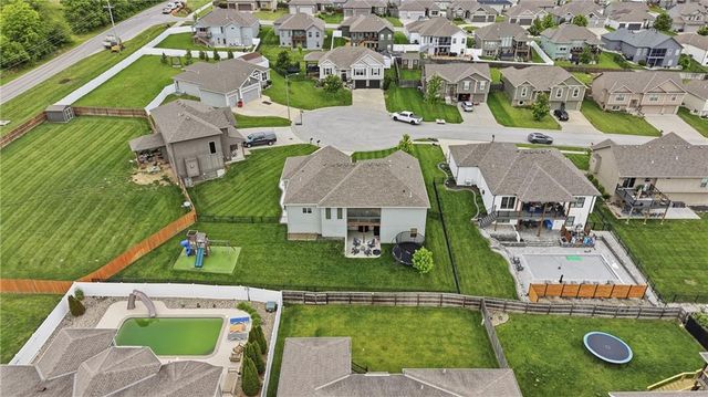 1313 NW Brentwood Drive, Grain Valley, MO 64029