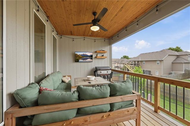1313 NW Brentwood Drive, Grain Valley, MO 64029
